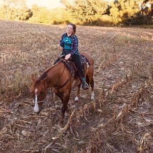 Meet your Posher, Kendra